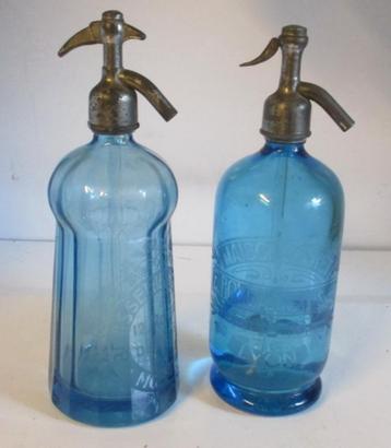 deux bouteilles de soda Siffon bleues anciennes Lyon Morlaux