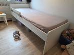 Ikea bed SLÄKT. wit. in heel goede staat, Huis en Inrichting, Slaapkamer | Bedden, Ophalen, Zo goed als nieuw, Wit