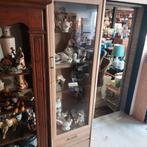 Vitrinekast, Ophalen