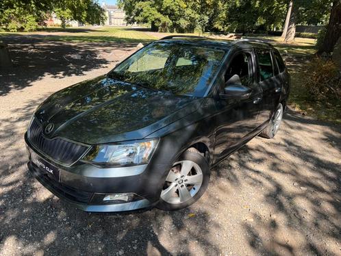 Skoda Fabia Break 1.2i ESSENCE Airco Velgen PDC Euro 6B, Auto's, Skoda, Particulier, Te koop, Fabia, ABS, Airbags, Airconditioning