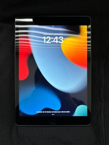 Ipad 9 | Vendu avec apple pen et housse | Etat d'origine beschikbaar voor biedingen