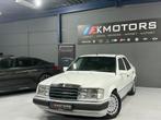 Mercedes-Benz E 320 *AIRCO*V.ELEC*FAIBLE KM*UNIQUE, Zwart, Wit, 3199 cc, Bedrijf