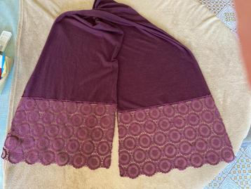 Bordeaux sjaal met aan beide zijden kanten, L=190 cm, B=45 c