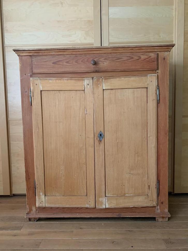 Oude grenen kleerkast of opbergkast, Huis en Inrichting, Kasten | Kleerkasten, Gebruikt, 100 tot 150 cm, 100 tot 150 cm, 25 tot 50 cm
