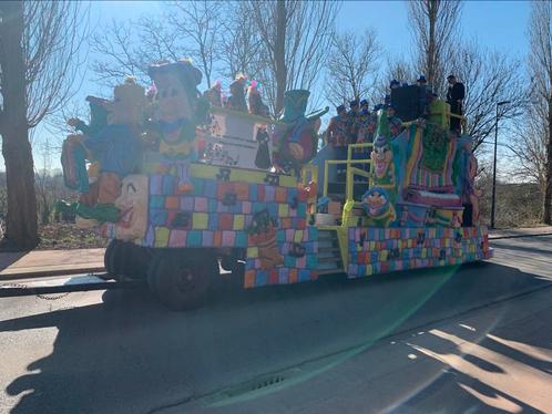 Polyesteren carnavalswagen, Hobby en Vrije tijd, Feestartikelen, Zo goed als nieuw, Overige typen, Ophalen