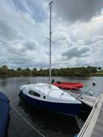 Voilier Hai 590 avce moteur 4 temps 6cv et remorque, Watersport en Boten, Ophalen, Zo goed als nieuw
