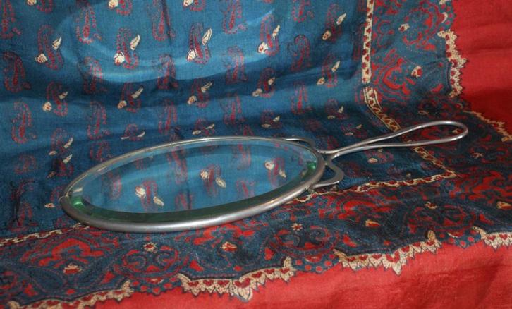 Handspiegel, afgeschuind glas, art & deco metalen frame, Antiek en Kunst, Antiek | Spiegels, Minder dan 50 cm, Minder dan 100 cm