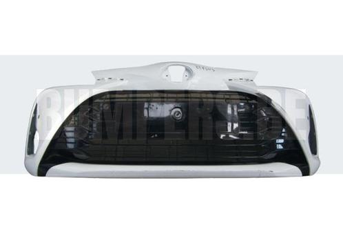 Bumper Toyota Yaris 3 III facelift 17- / HYBRID Voorbumper K, Auto-onderdelen, Carrosserie, Bumper, Voor, Gebruikt, 6 maanden garantie