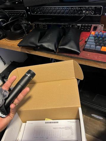 Shure sm57 4 disponible ., Enlèvement ou Envoi