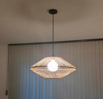 2 mooie hanglampen (bamboe) beschikbaar voor biedingen