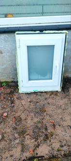 Kleine PVC raam dubbel glas, afmeting in foto's, Doe-het-zelf en Bouw, Glas en Ramen, Ophalen, Gevelraam of Ruit, Minder dan 80 cm