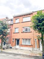Appartement à vendre à Anderlecht, 3 chambres, 710 kWh/m²/an, 250 m², 3 pièces, Appartement