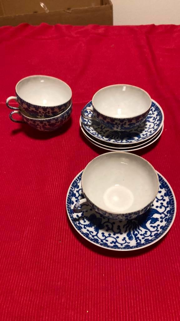 4 fijne tasjes en ondertasjes, Antiquités & Art, Antiquités | Services (vaisselle) complet, Enlèvement