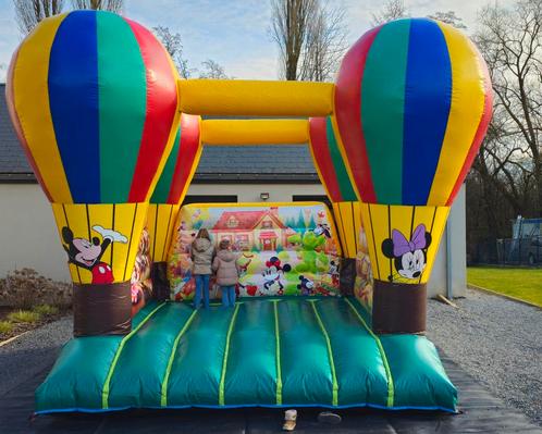 A LOUER - Château gonflable Disney, Hobby en Vrije tijd, Feestartikelen | Verhuur, Gebruikt