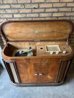 Antieke radio/platenspeler kast, Ophalen