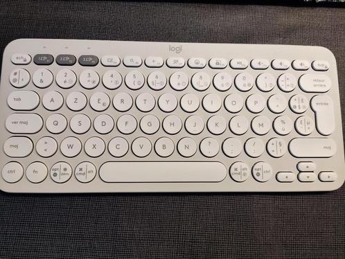 Logitech Pebble Keys 2 K380 S toestenbord wit, Computers en Software, Toetsenborden, Zo goed als nieuw, Azerty, Draadloos, Ophalen of Verzenden