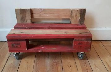 Petit banc ECO en bois de palettes - solide - sur roulettes