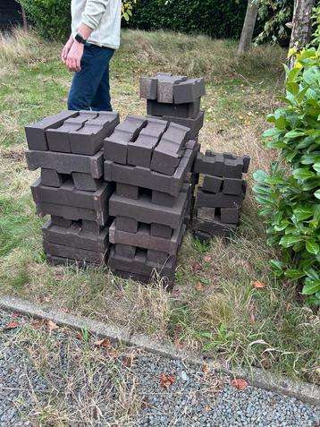 Warmtestenen uit Siemens accumulatiekachels – gratis beschikbaar voor biedingen