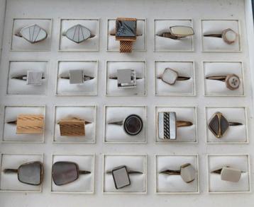 Lot van 4 paar vintage manchetknoppen en 12 losse beschikbaar voor biedingen