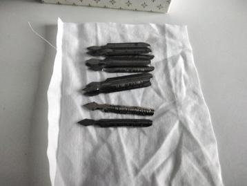 Anciennes lames acier Vaccinostyles /LE JENNER/Dr Mareschal beschikbaar voor biedingen