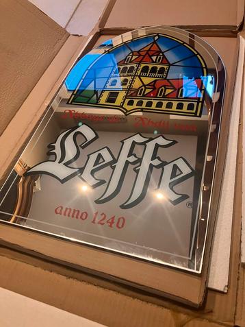 Spiegel leffe beschikbaar voor biedingen