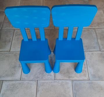 Te koop: 2 blauwe ikea stoelen  beschikbaar voor biedingen