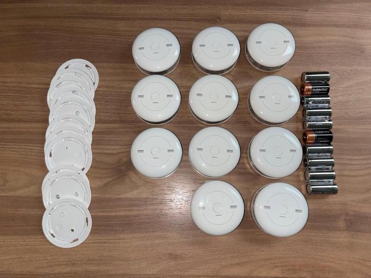 Set van 12 Fibaro FGSD-002 rook- en temperatuurdetectoren, Doe-het-zelf en Bouw, Alarmsystemen, Nieuw, Detector, Sensor of Melder