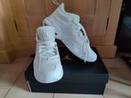 Jordan Stay Loyal 2 Witter dan wit maat 40,5, Nieuw, Sneakers, Jordan, Wit