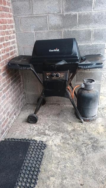 Barbecue au gaz de marque Char Broil, Enlèvement, Utilisé
