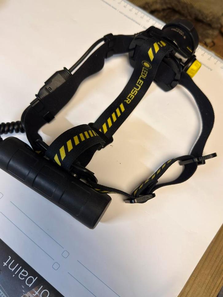 Led lenser hoofdlamp, Caravans en Kamperen, Zaklampen, Zo goed als nieuw, Accu, Ophalen