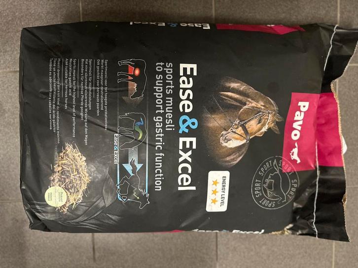 Pavo Ease en Excel sportvoer, Dieren en Toebehoren, Paarden