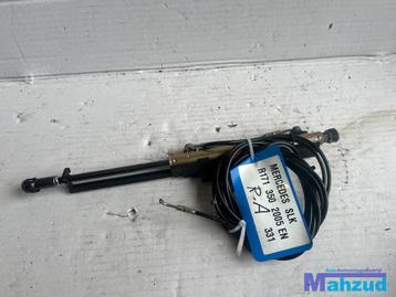 MERCEDES SLK R171 achterklep rechts achter cilinder 2005-201 beschikbaar voor biedingen