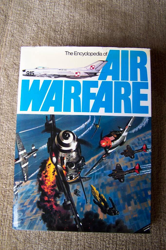 Air warfare/The great book of modern warplanes (2 boeken), Livres, Guerre & Militaire, Utilisé, Armée de l'air, Enlèvement ou Envoi