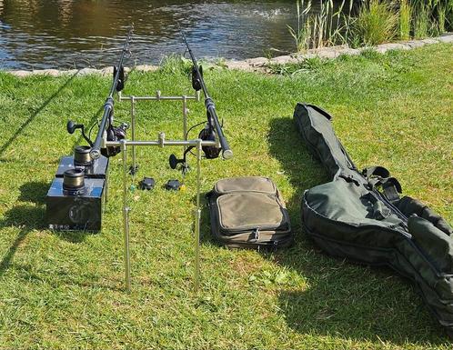 Hoogwaardige complete karperuitrusting, Watersport en Boten, Hengelsport | Algemeen, Zo goed als nieuw, Molen, Ophalen
