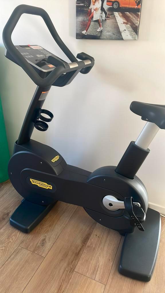 Technogym bike PRO jogvorm, Sport en Fitness, Fitnessapparatuur, Zo goed als nieuw, Ophalen
