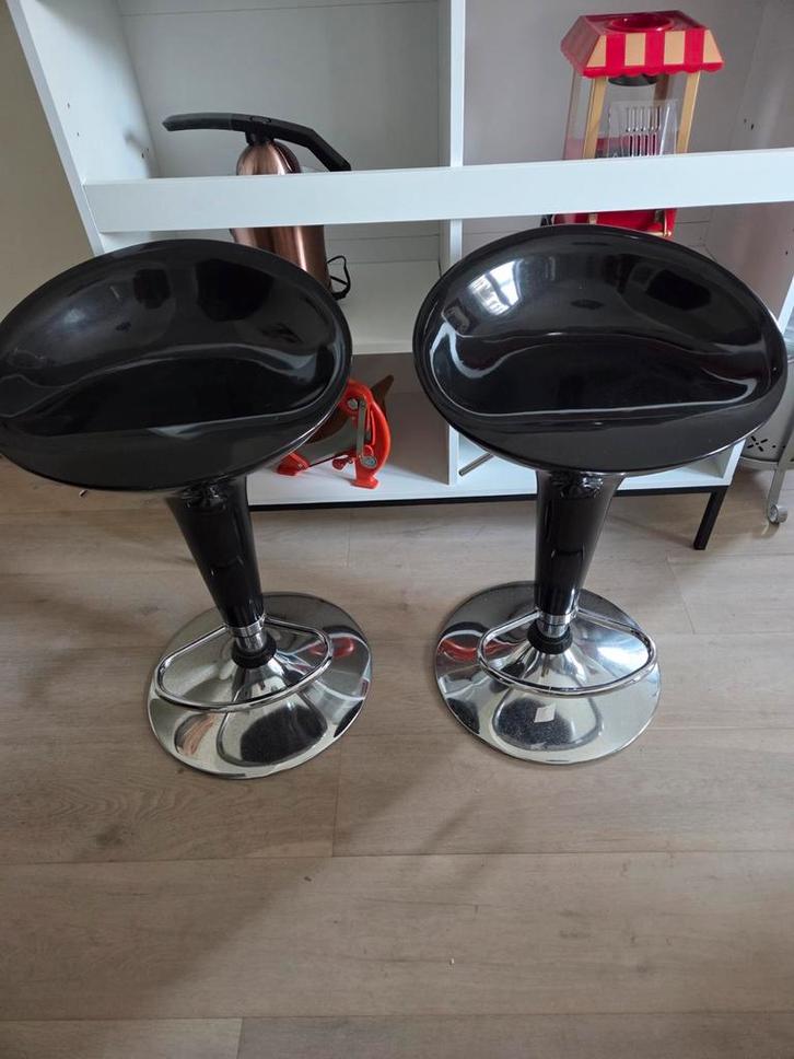 MOET DRINGEND WEG OPHALEN OOSTENDE MARIAKERKE, Huis en Inrichting, Barkrukken, In hoogte verstelbaar, Ophalen