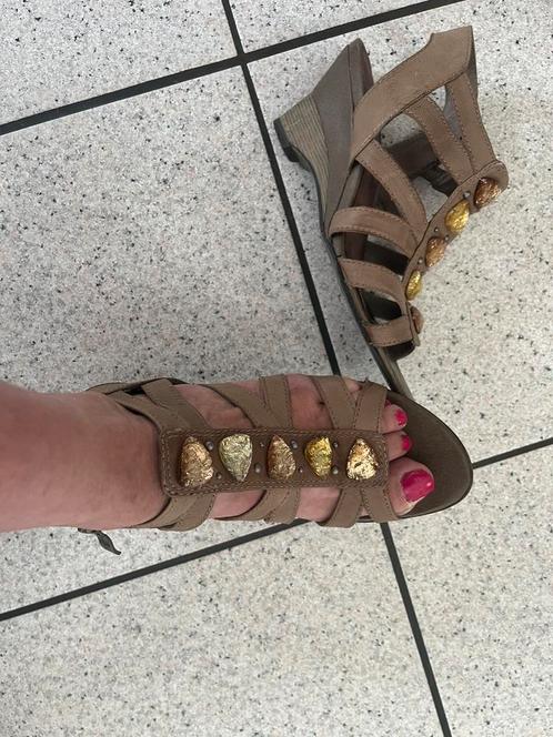 Maat 37,merk Tamaris.Normaal 38 altijd,bij deze 37, Kleding | Dames, Schoenen, Zo goed als nieuw, Ophalen of Verzenden