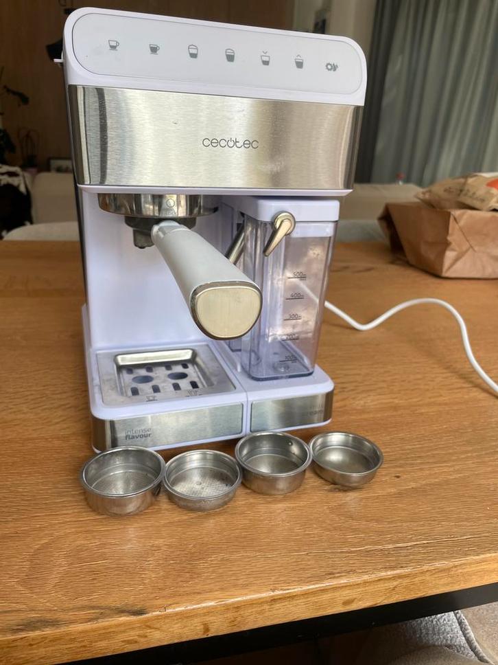 Espresso machine, Elektronische apparatuur, Koffiezetapparaten, Zo goed als nieuw, Gemalen koffie, Combi, Afneembaar waterreservoir