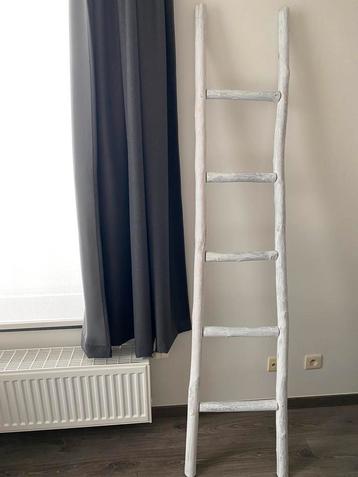 Decoratieve ladder beschikbaar voor biedingen