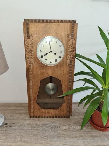 Duitse antieke klok beschikbaar voor biedingen