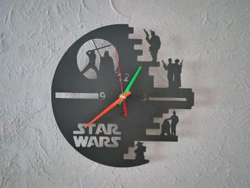Custom klokken.  Star Wars, the Simpsons,... beschikbaar voor biedingen