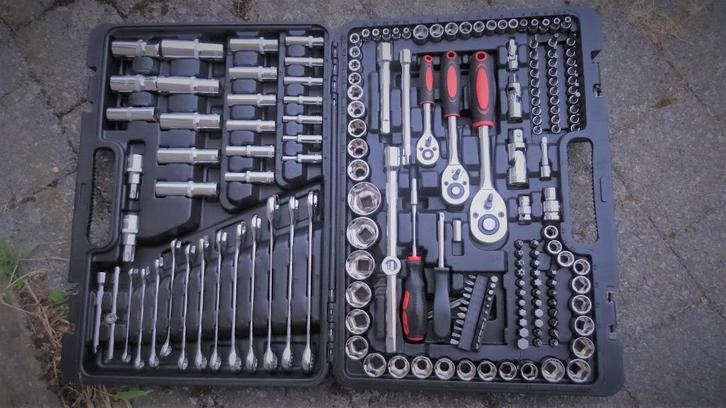 ZEER complete gereedschapsdoos,doppen,steekring,bits, E24 10, Doe-het-zelf en Bouw, Gereedschap | Handgereedschap, Nieuw, Ophalen