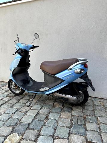 Scooter klasse B , bruine scooter klasse B beschikbaar voor biedingen