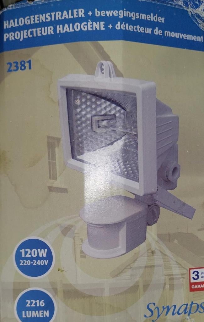 Halogeen 120W wit – 2216 lumen – met bewegingsmelder nieuw, Doe-het-zelf en Bouw, Overige Doe-Het-Zelf en Bouw, Nieuw, Ophalen of Verzenden