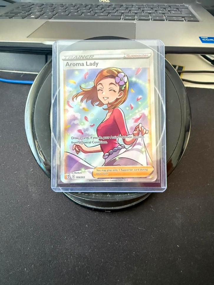 Aroma Lady (EVS 199), Hobby en Vrije tijd, Verzamelkaartspellen | Pokémon, Gebruikt, Losse kaart, Foil, Ophalen of Verzenden