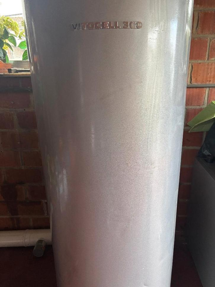 Radiateur solaire Viessman avec deux panneaux d'eau chaude, Bricolage & Construction, Sanitaire, Comme neuf, Autres types, Inox