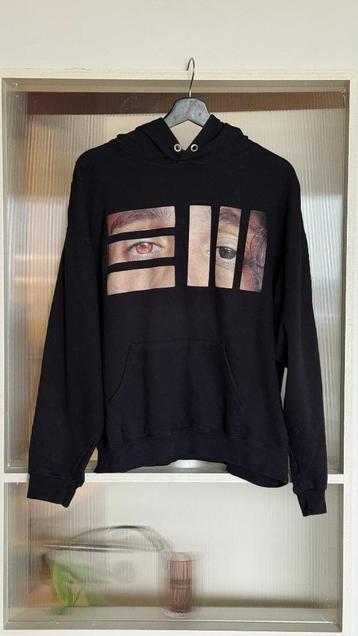 Russ Limited Edition sweater beschikbaar voor biedingen
