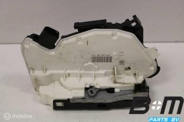 Portierslot RV (bijrijderskant) VW Tiguan 5N beschikbaar voor biedingen