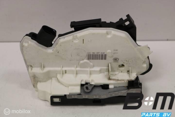 Portierslot RV (bijrijderskant) VW Tiguan 5N, Auto-onderdelen, Interieur en Bekleding, Gebruikt