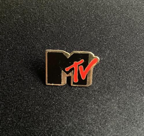 Vintage jaren 1980 MTV Music Television Zwart Rood Goud pinn, Verzamelen, Speldjes, Pins en Buttons, Ophalen of Verzenden
